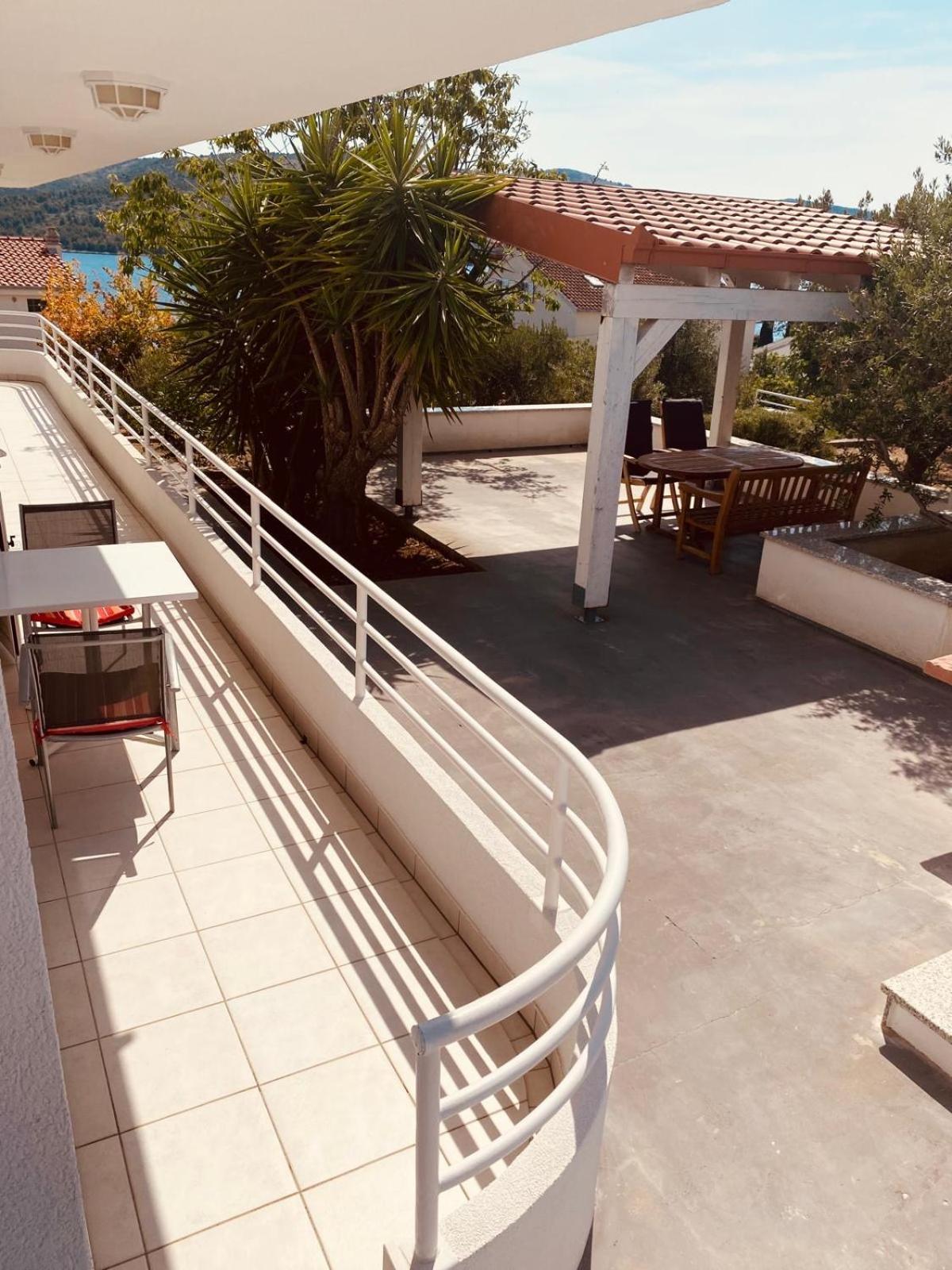 Appartamento House Agradable Seget Vranjica Esterno foto