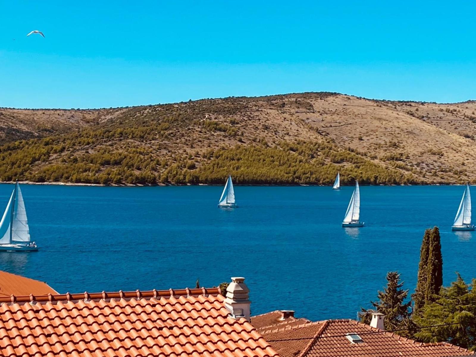 Appartamento House Agradable Seget Vranjica Esterno foto