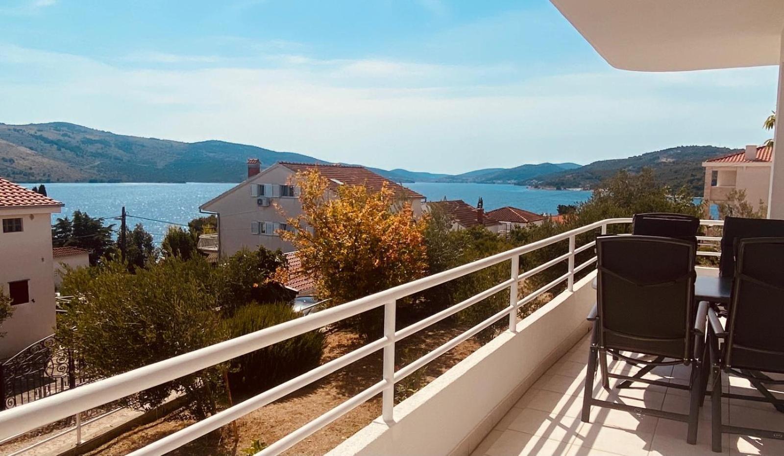 Appartamento House Agradable Seget Vranjica Esterno foto