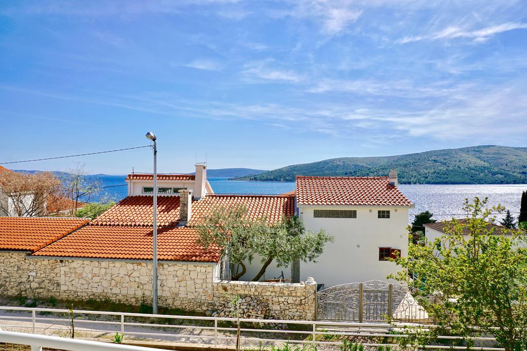 Appartamento House Agradable Seget Vranjica Esterno foto